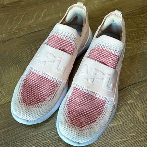 APL Techloom Bliss Slip On Sneaker (7.5)